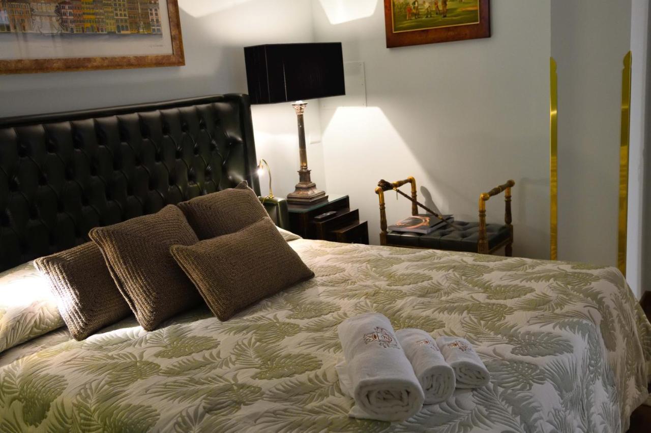 Готель Regal House Roma Capucci 6 Екстер'єр фото