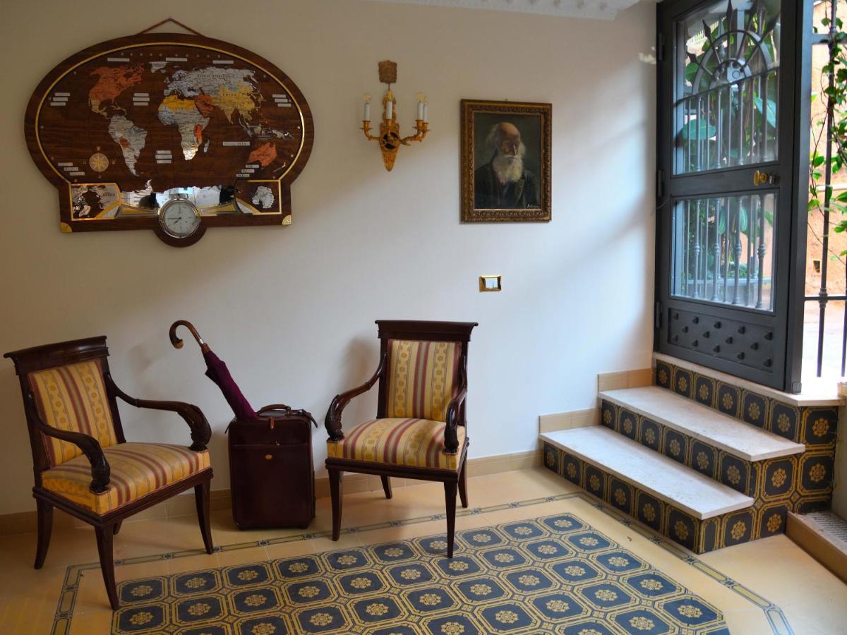 Готель Regal House Roma Capucci 6 Екстер'єр фото