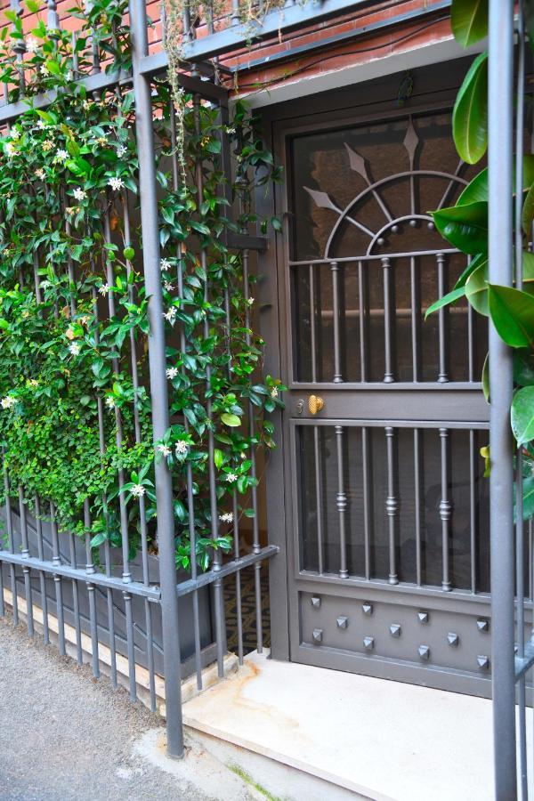 Готель Regal House Roma Capucci 6 Екстер'єр фото