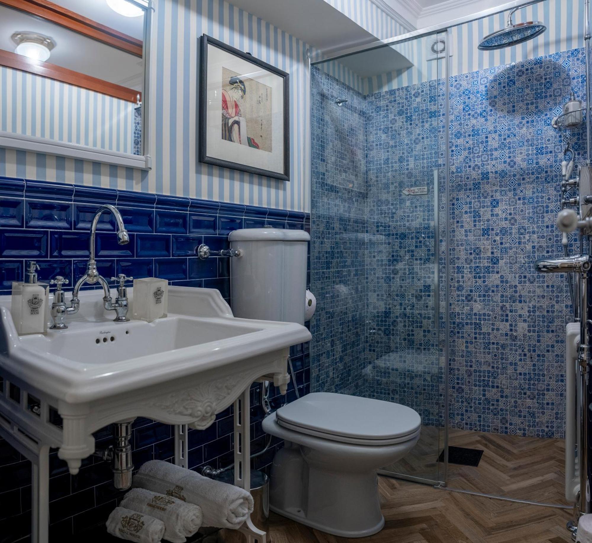 Готель Regal House Roma Capucci 6 Екстер'єр фото